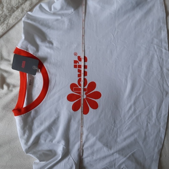 3 for $30. Levi's Cropped Jordie T-Shirt - Picture 8 of 12